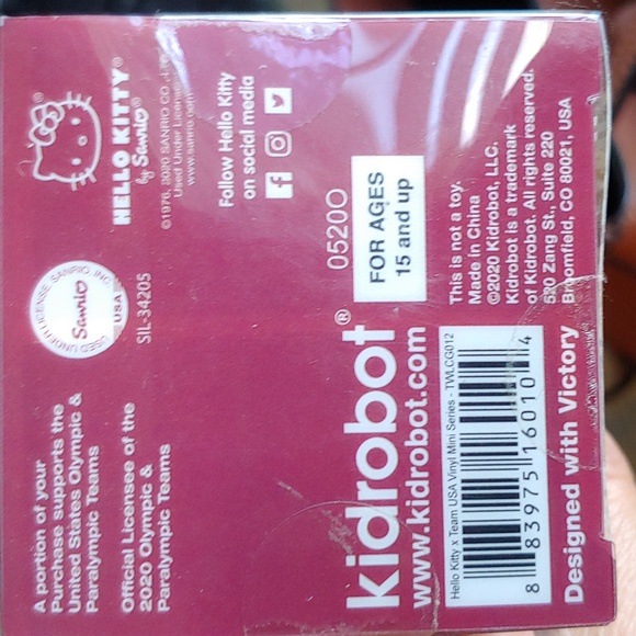 🇺🇸Olympic Hello Kitty USA Baseball Collectible kidrobot figurine - Picture 6 of 6